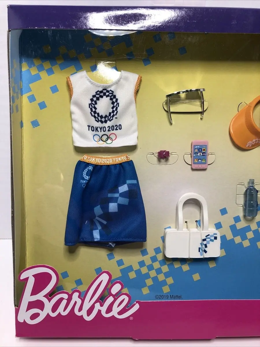 Barbie Licensed Fashion Tokyo 2020 Poppetje - 2 van 3