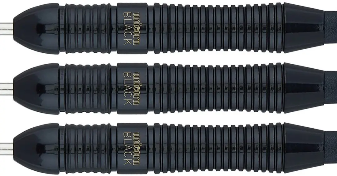 Unicorn Core Plus Black Brass Dartpijlen - 3 Stuks