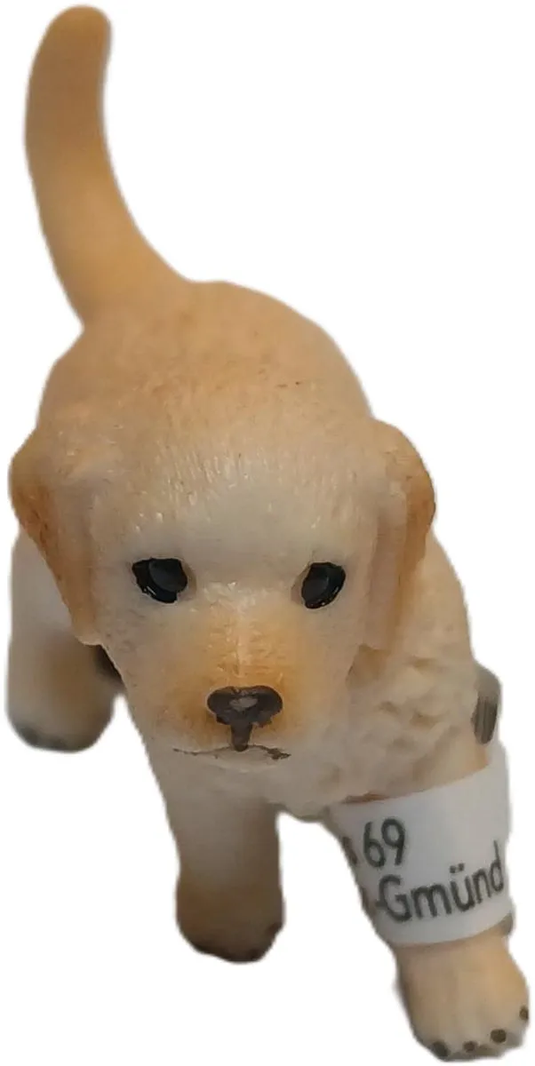 Schleich Farm World Golden Retriever Puppy