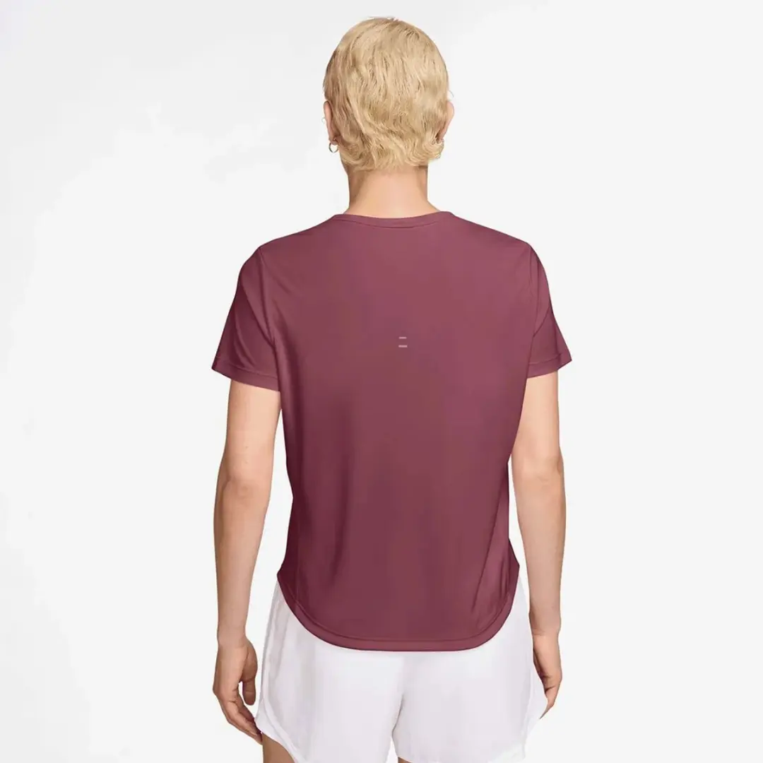 Nike Dry Feel Short-Sleeve T-shirt 654 - Rood - Maat S