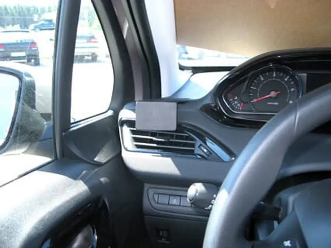 Brodit ProClip Peugeot 2008/208 Left Mount 804765