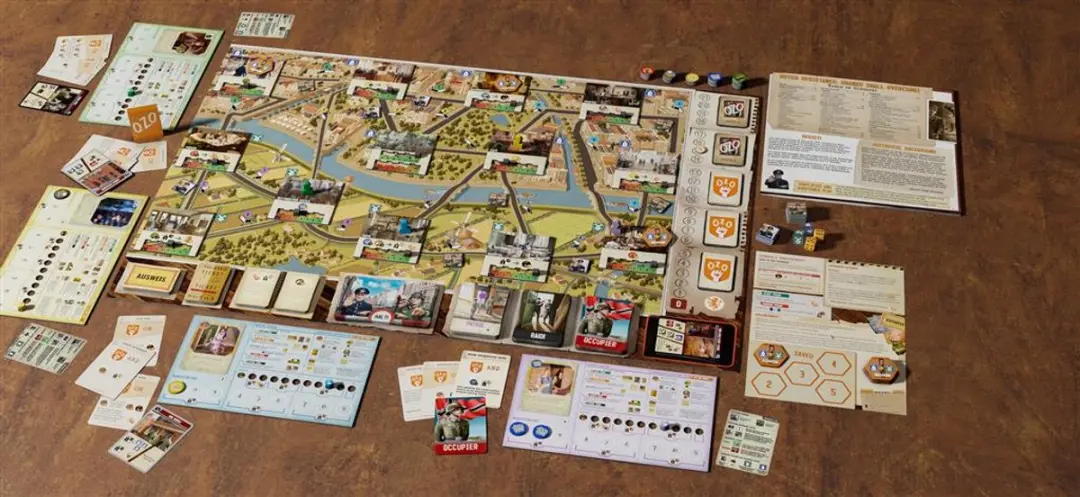 Asmodee Liberation Game Design Orange Shall Overcome! LGD-OSOENB2 - 2-6 Spelers