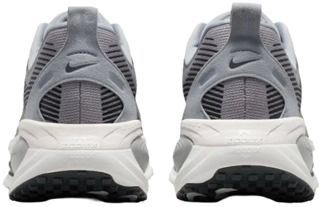 Nike Vomero 18 Hardloopschoenen HM6803-012 - Maat 41 - Wolf Grey