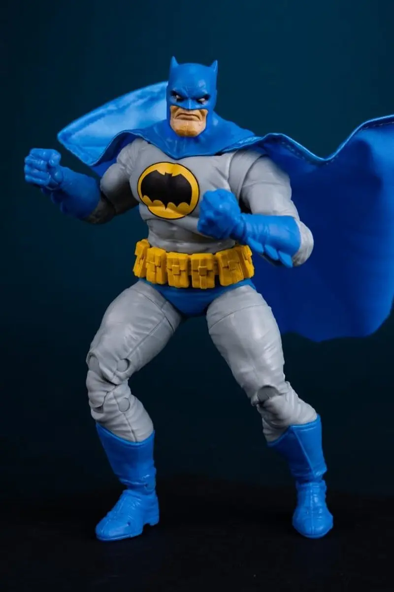 McFarlane Toys DC Multiverse Batman Dark Knight Returns 18,2cm - afbeelding 6 van 6