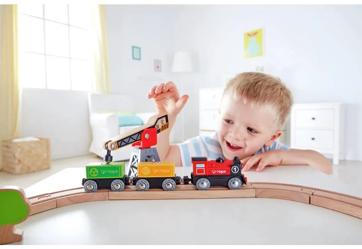 Hape Vrachtleveringscircuit E3731 - 14 Stuks - Veelkleurig