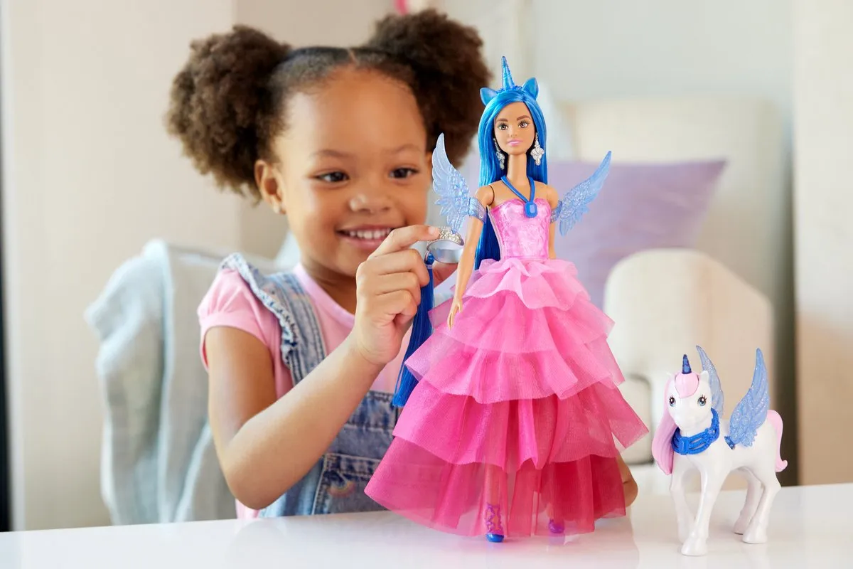 Barbie 65 Jaar A Touch of Magic Eenhoornpop - MPN 0194735183777 - Blauw