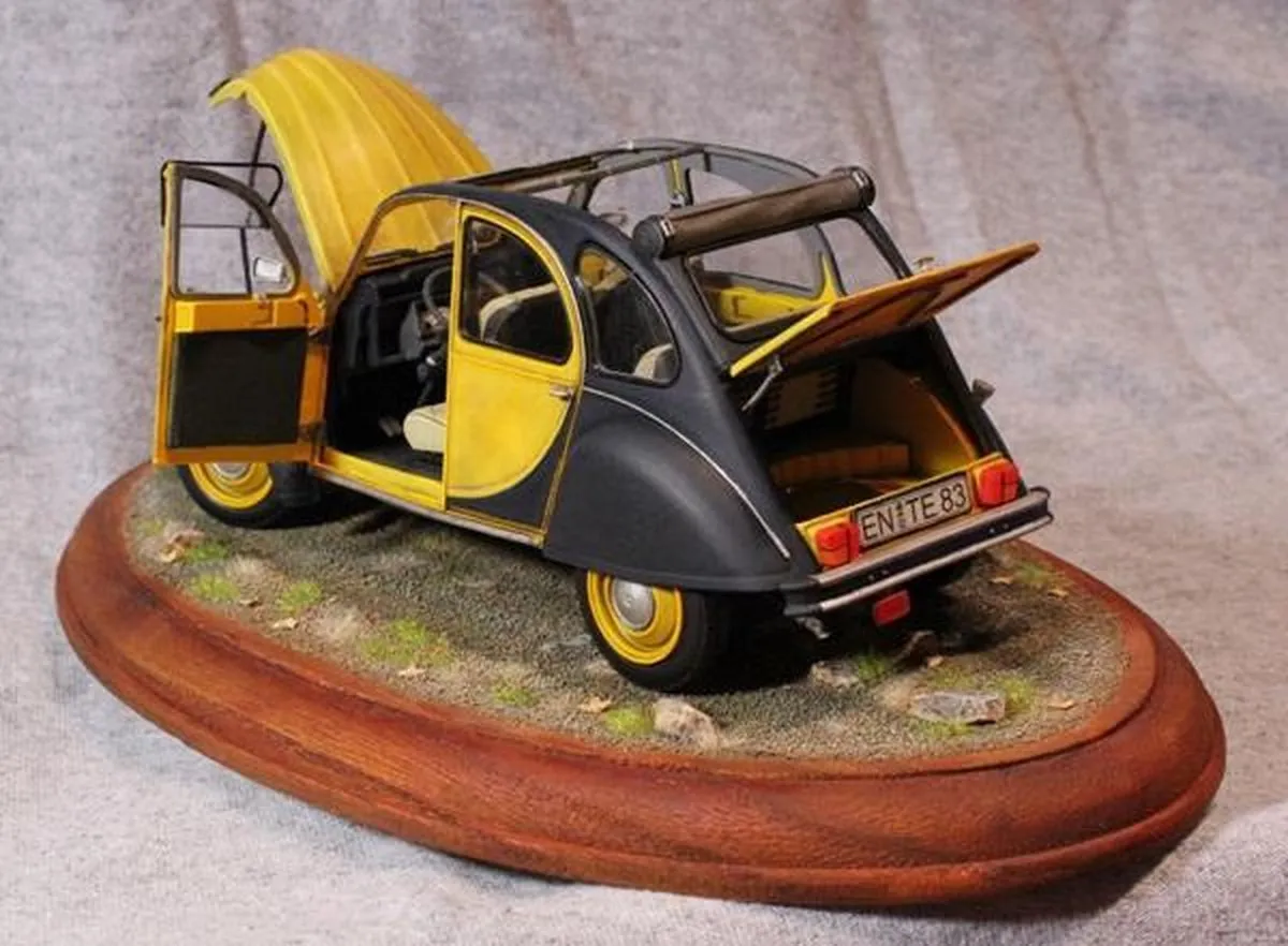 Revell 67095 Modelbouwpakket Citroën 2CV Militaire Voertuigen 1:24 - Multi
