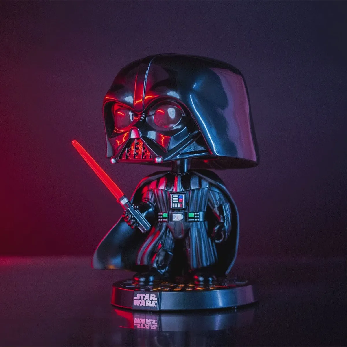 Funko Pop! Star Wars Darth Vader XXL 10" - Licht & Geluid - afbeelding 3 van 4