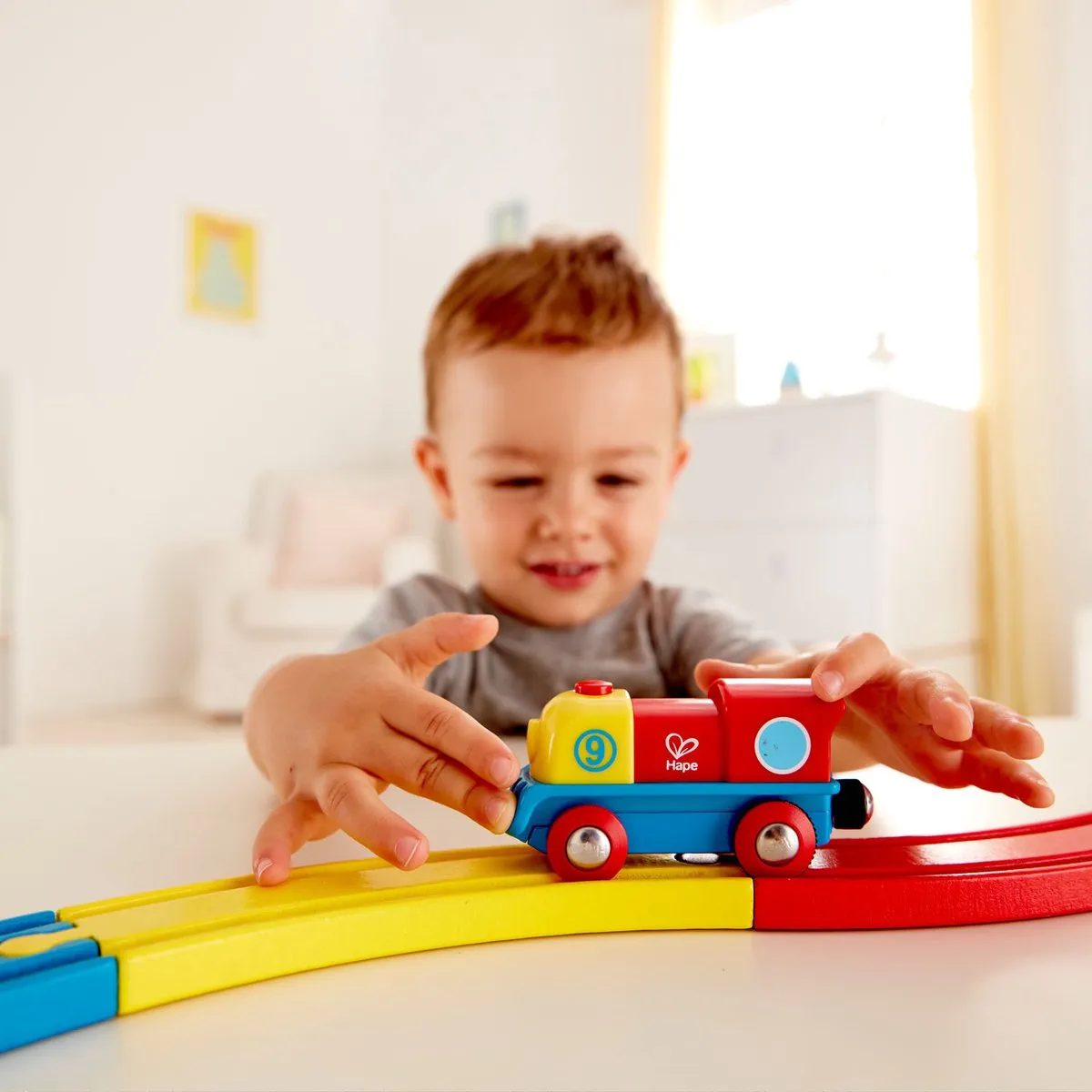 Hape Dappere Kleine Locomotief E3820 - Veelkleurig
