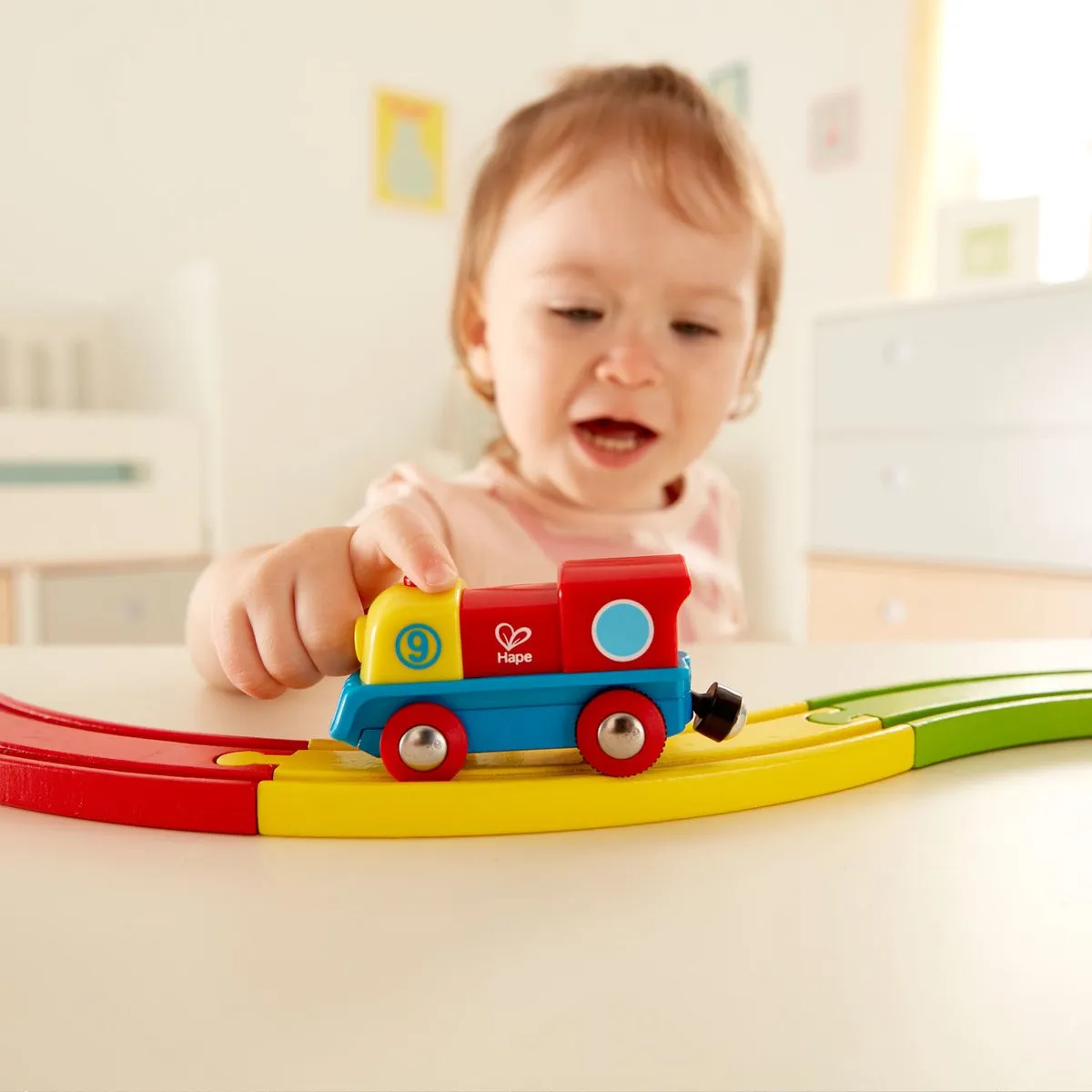 Hape Dappere Kleine Locomotief E3820 - Veelkleurig