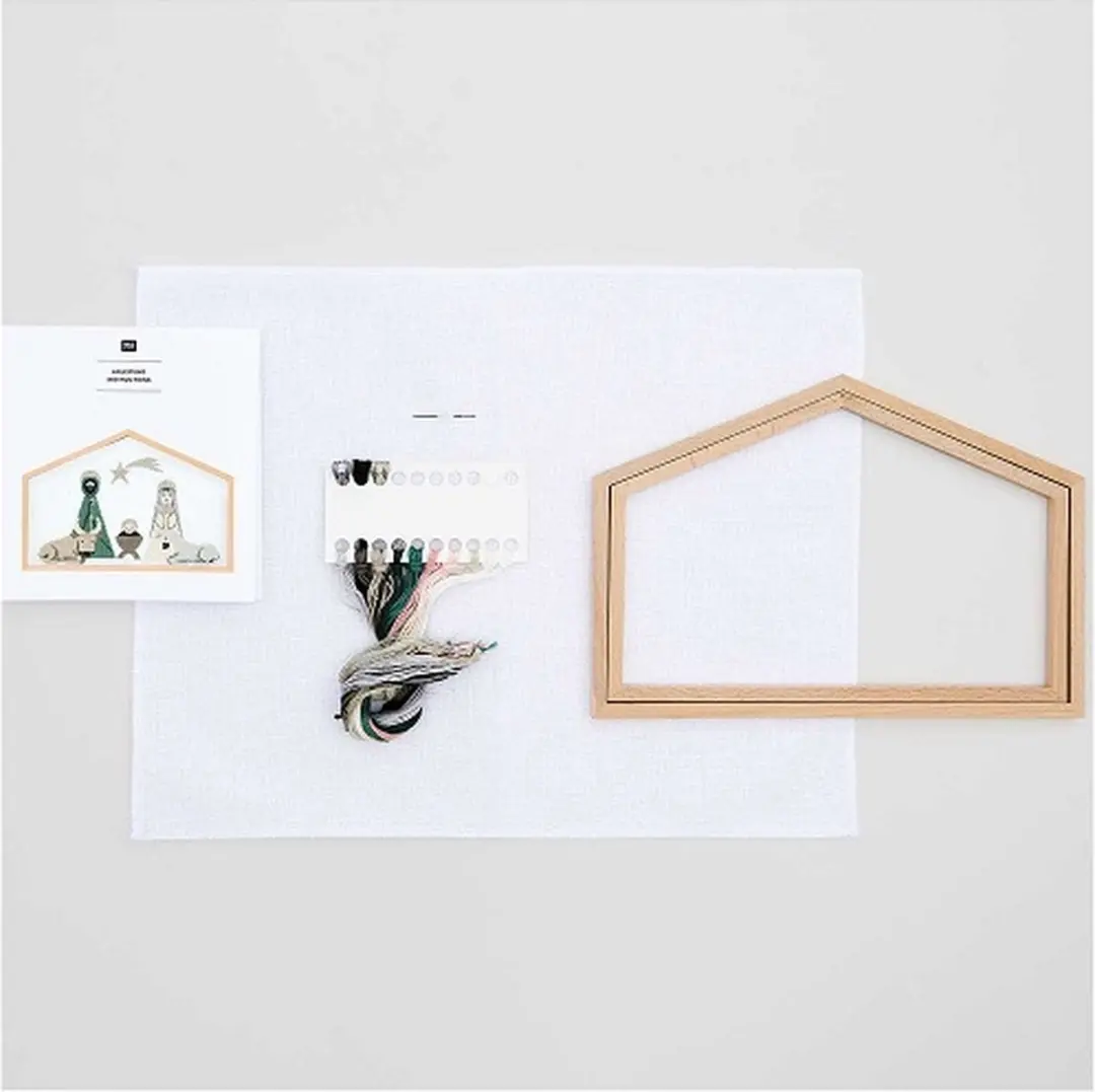 Rico Design Kerststal Borduurpakket 100182 - met frame