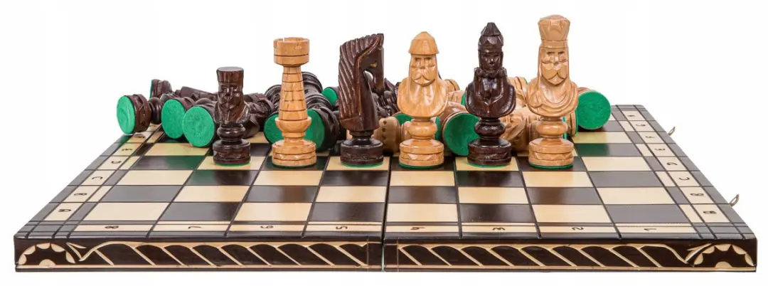 Square Enix Luxe Houten Schaakset 60x60cm Handgesneden