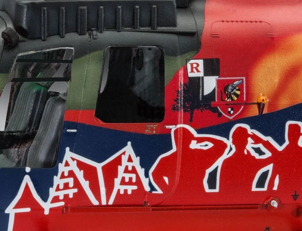 Revell BO 105 35th Anniversary Roth Fly-Out 1:32 Montagekit - 84 Onderdelen - Rood/Blauw/ Groen