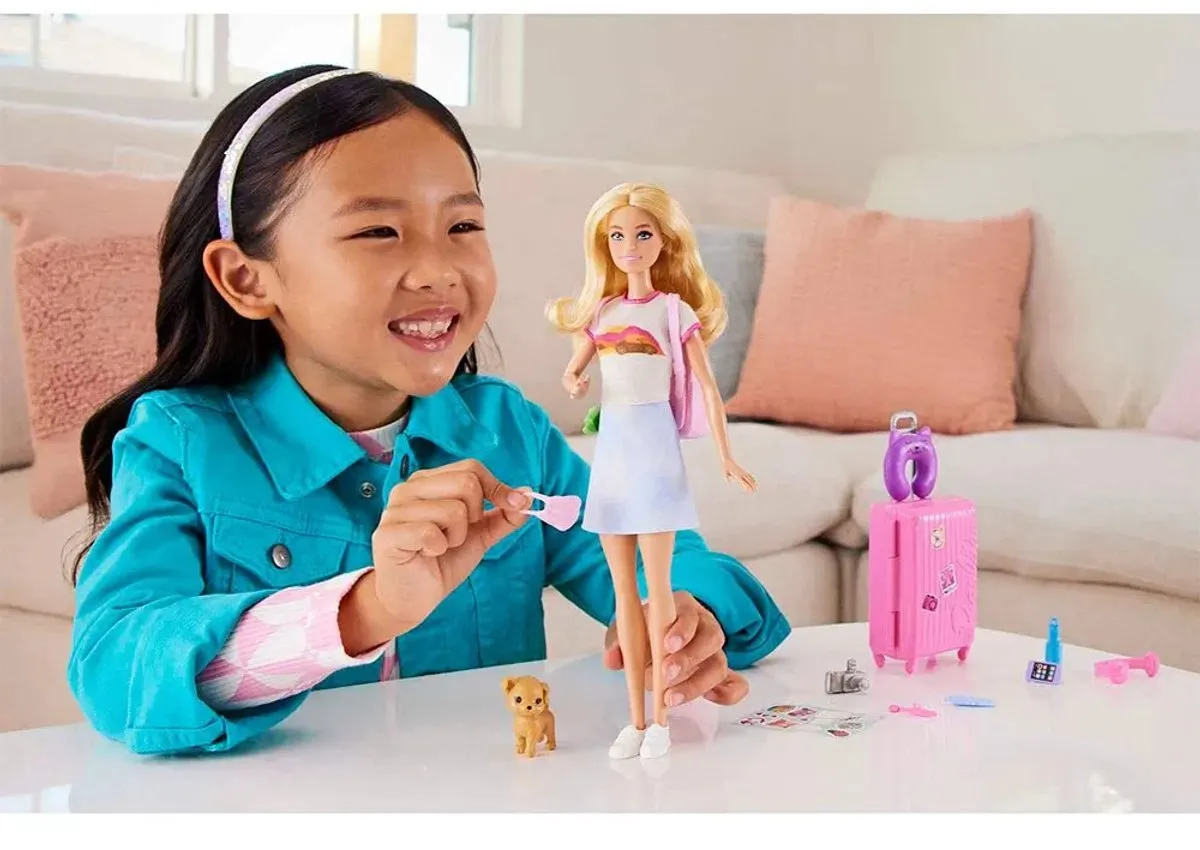 Barbie Pop met Roze Koffer Reisaccessoires