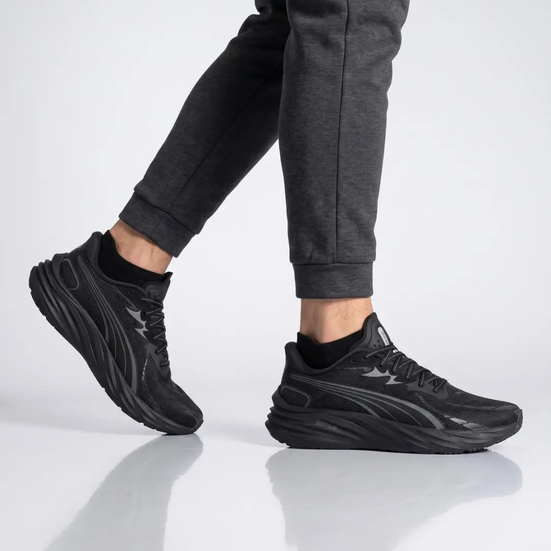 PUMA Velocity NITRO 4 Heren Hardloopschoenen - EU 41 - Zwart