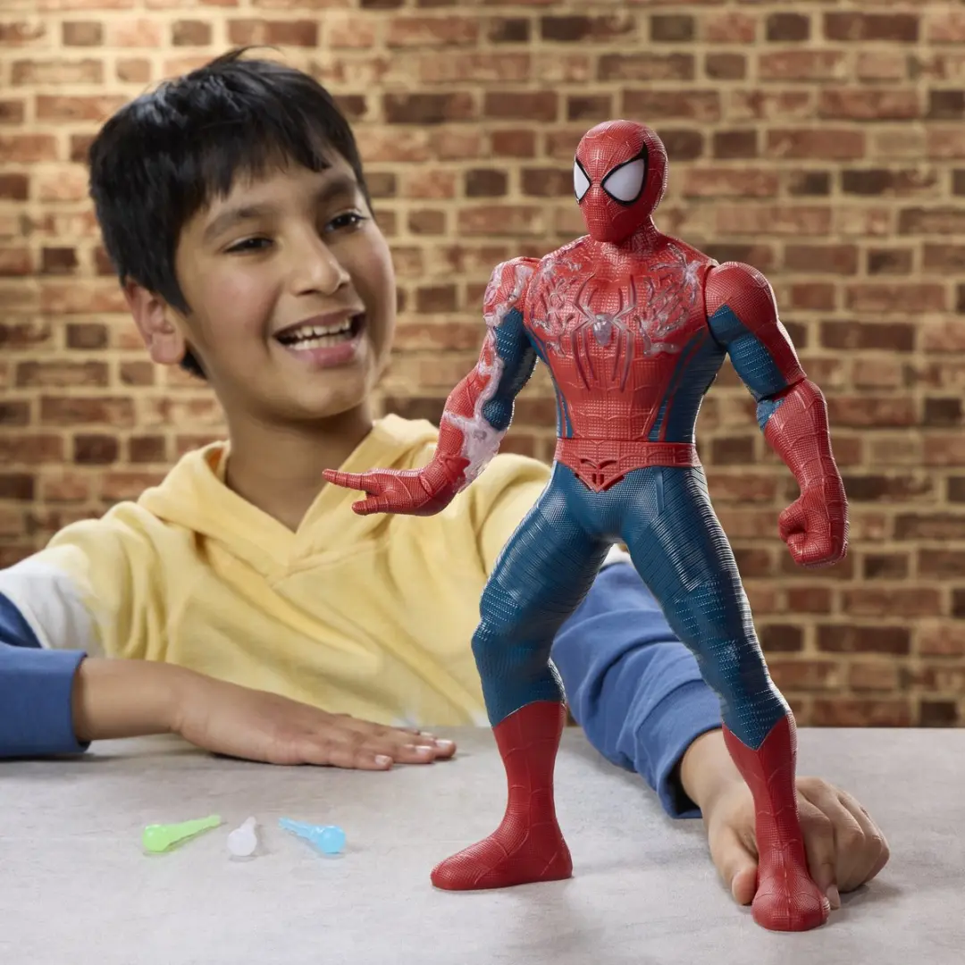 Hasbro Marvel Spider-Man Brand New Day Power-Charge Actiefiguur 36cm - Rood - afbeelding 6 van 6
