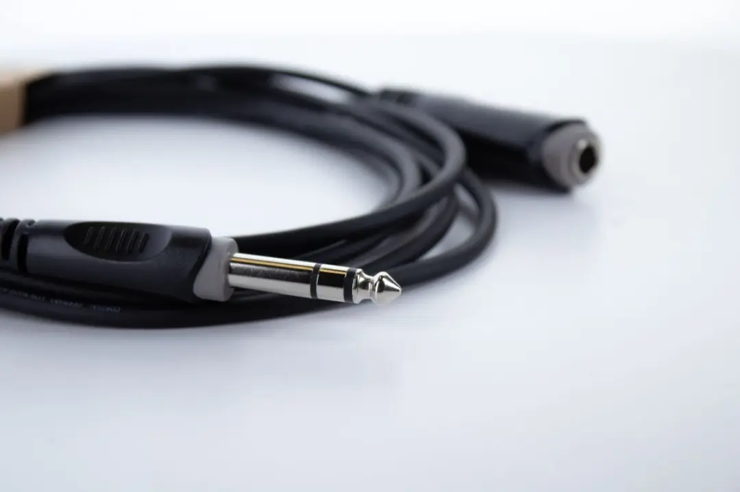 Cordial EM 10 VK Patchkabel - 10m