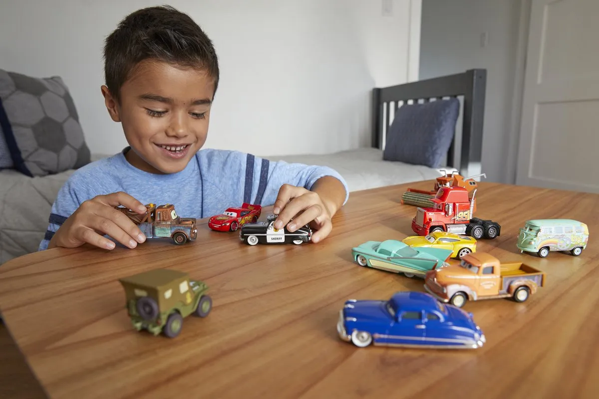 Mattel Cars Basic Die-cast Triple FLM35