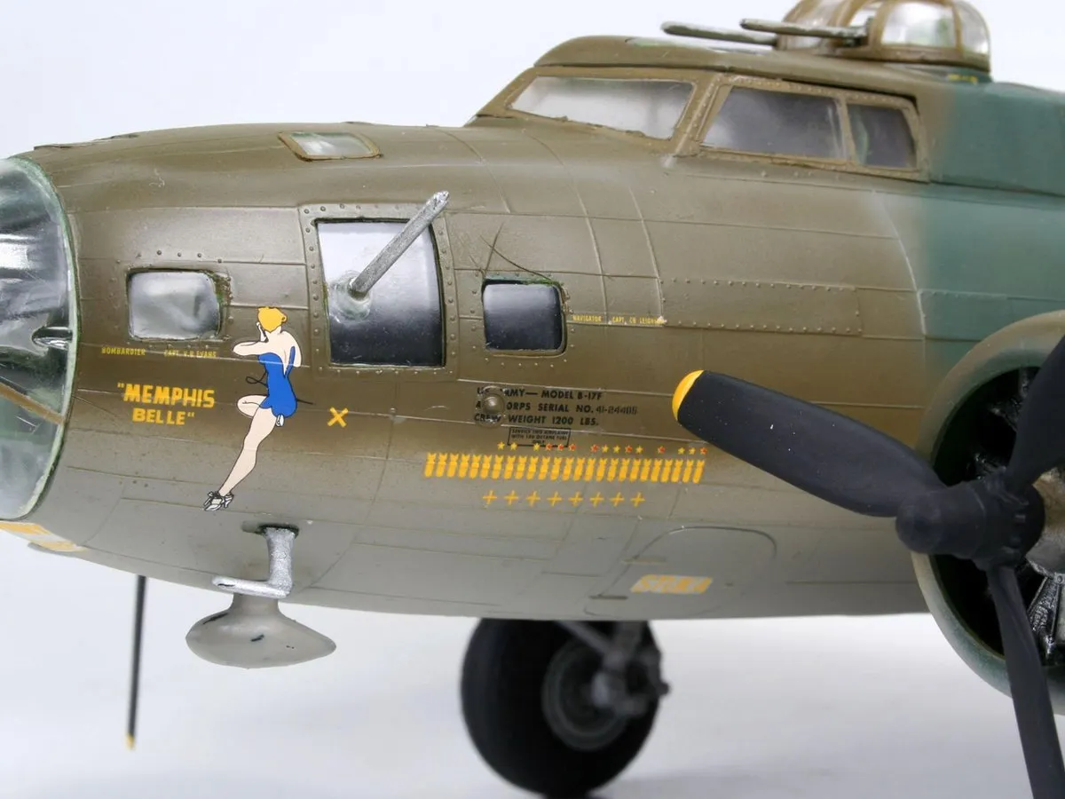 Revell 04297 B-17F Memphis Belle Modelbouwpakket - 1:48 - Multi