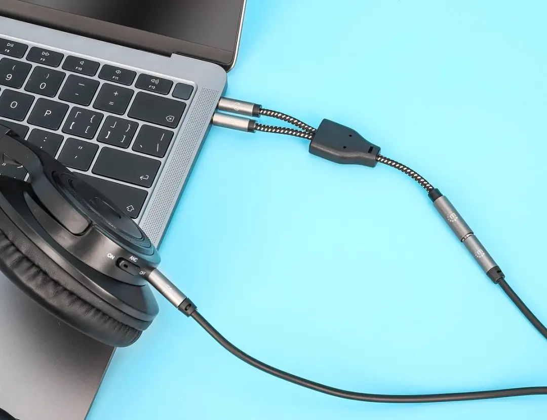 Manhattan Headset-Adapterkabel 15cm - Aux Y-Audiosplitter - Zwart/Zilver