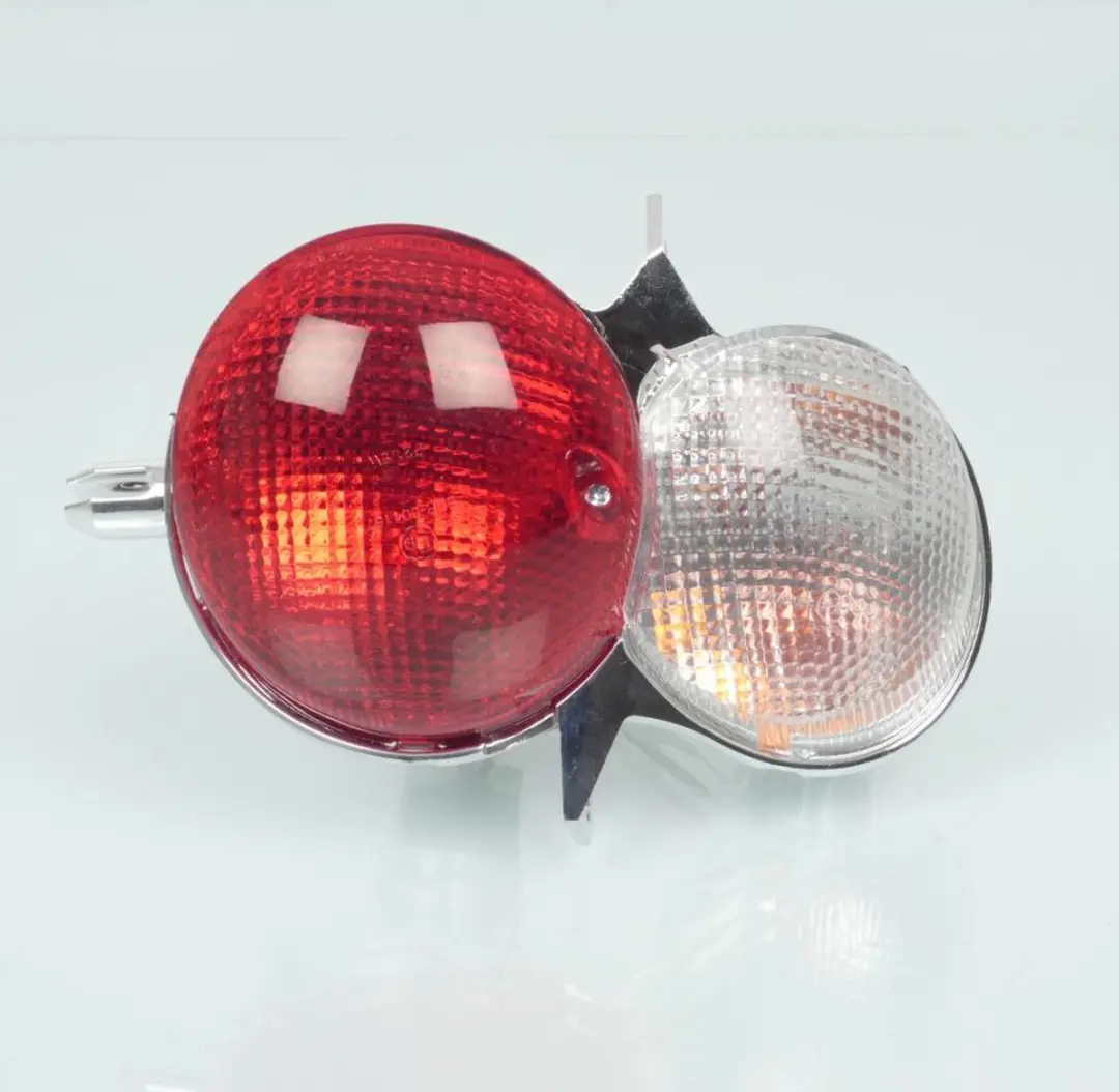 Feu arrière Vicma pour Scooter Yamaha 180 Majesty 2003 à 2006 ARD Neuf