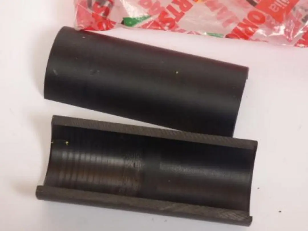 divers plastic voor twee aprilia wielen ap8106142 nieuw