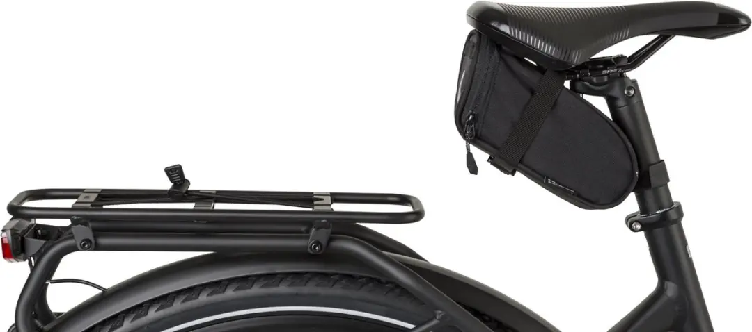AGU Essentials M Zadeltas DWR 0,7L - Zwart