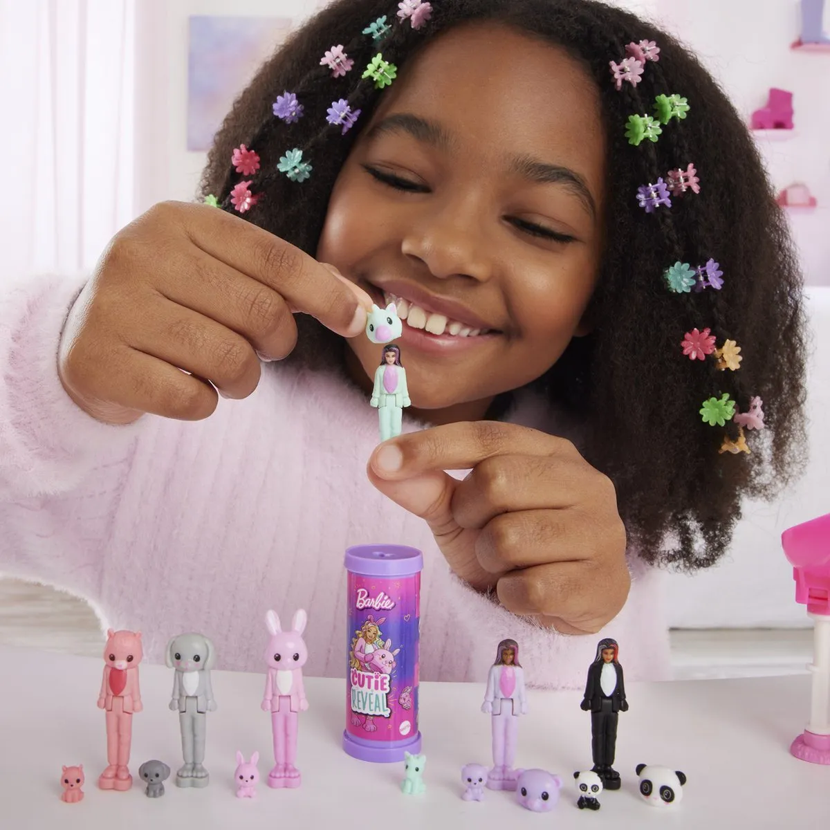 Barbie Mini BarbieLand Cutie Reveal Skate Skeletos - HYM25