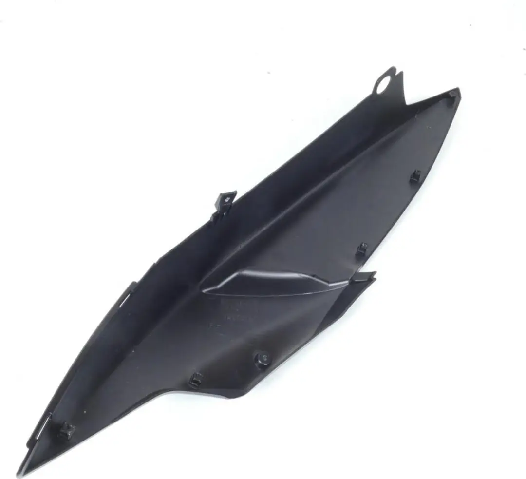 Coque AR droite pour scooter Aprilia 150 SR SB003147000NL Noir mat 85/B Neuf