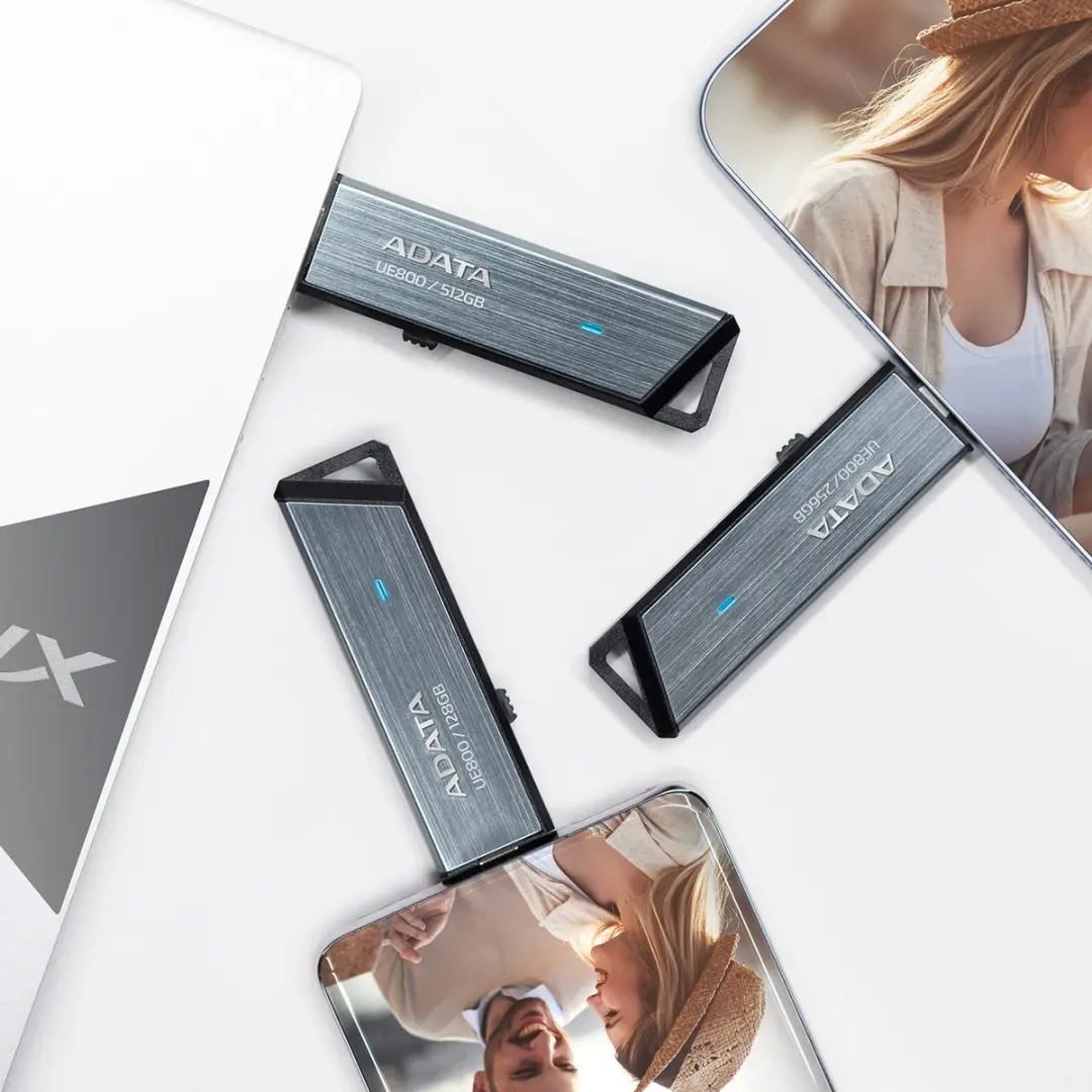 ADATA AELI-UE800-2T-CSG USB-stick 2TB - Zilver