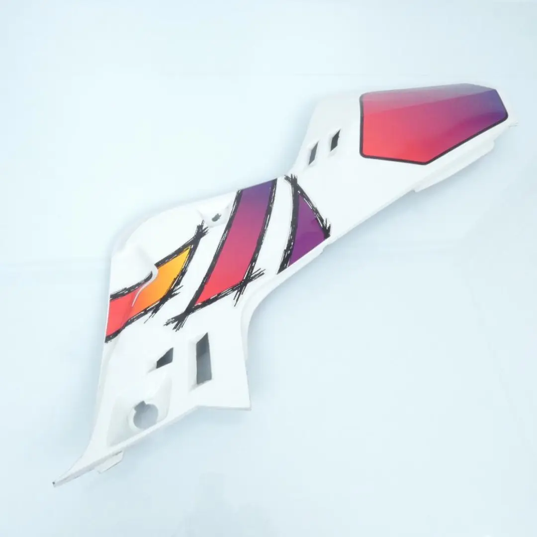 Cache latéral droit pour moto Rieju 50 DRAC AM COOLED 1997 à 2000 5700426 Neuf