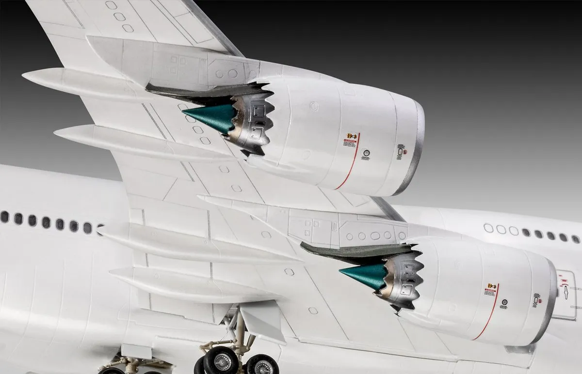 Revell Boeing 747-8 Lufthansa New Livery 1:144 Modelbouwpakket - 172 Onderdelen