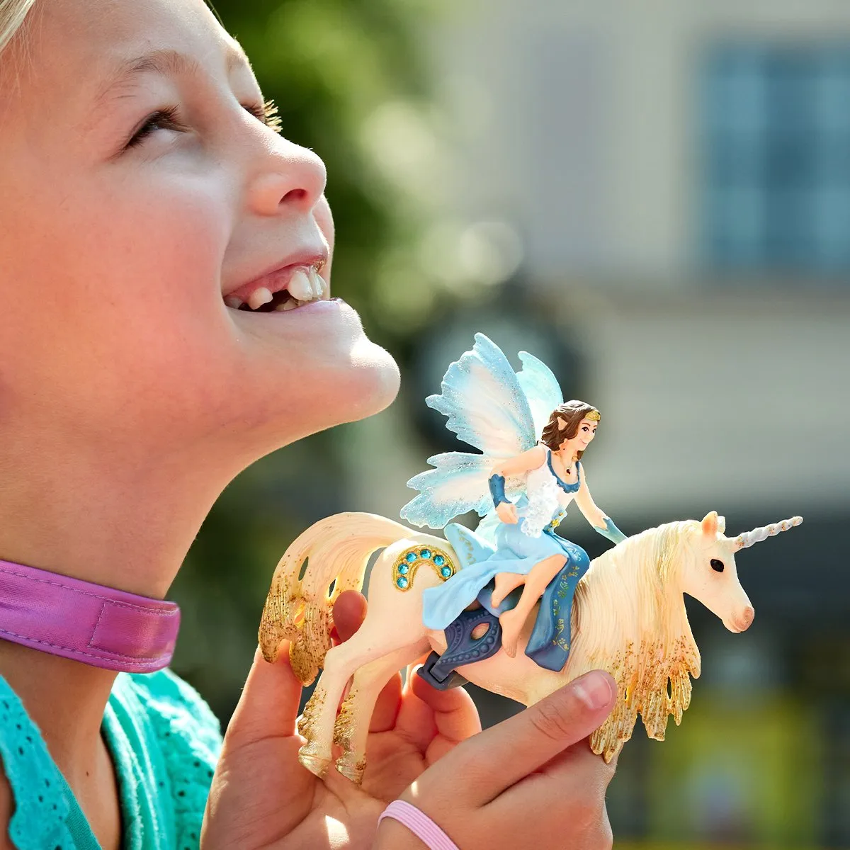 Schleich Bayala Eyela Buitenrit Gouden Eenhoorn Speelfiguur - Multikleur