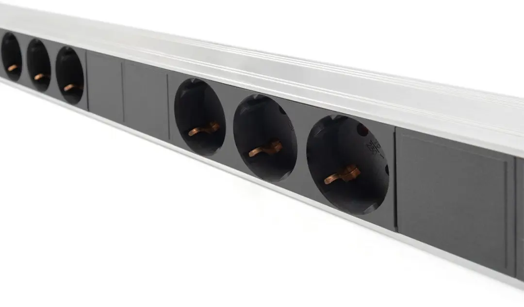 Digitus A-19-STRIP42-1 Powerstrip - 9 AC-uitgangen - Grijs