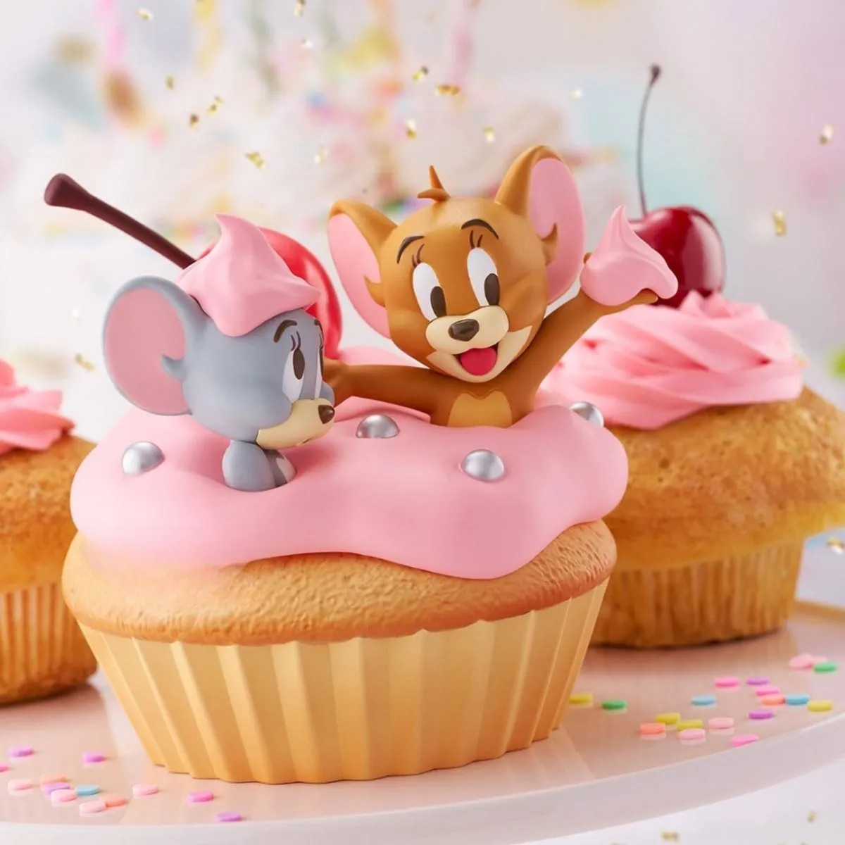 Bandai Tom & Jerry Big Soft Vinyl Figuur Sweet Cupcake - Multicolour