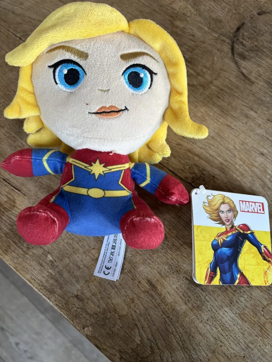 Disney Captain Marvel Pluche 16cm