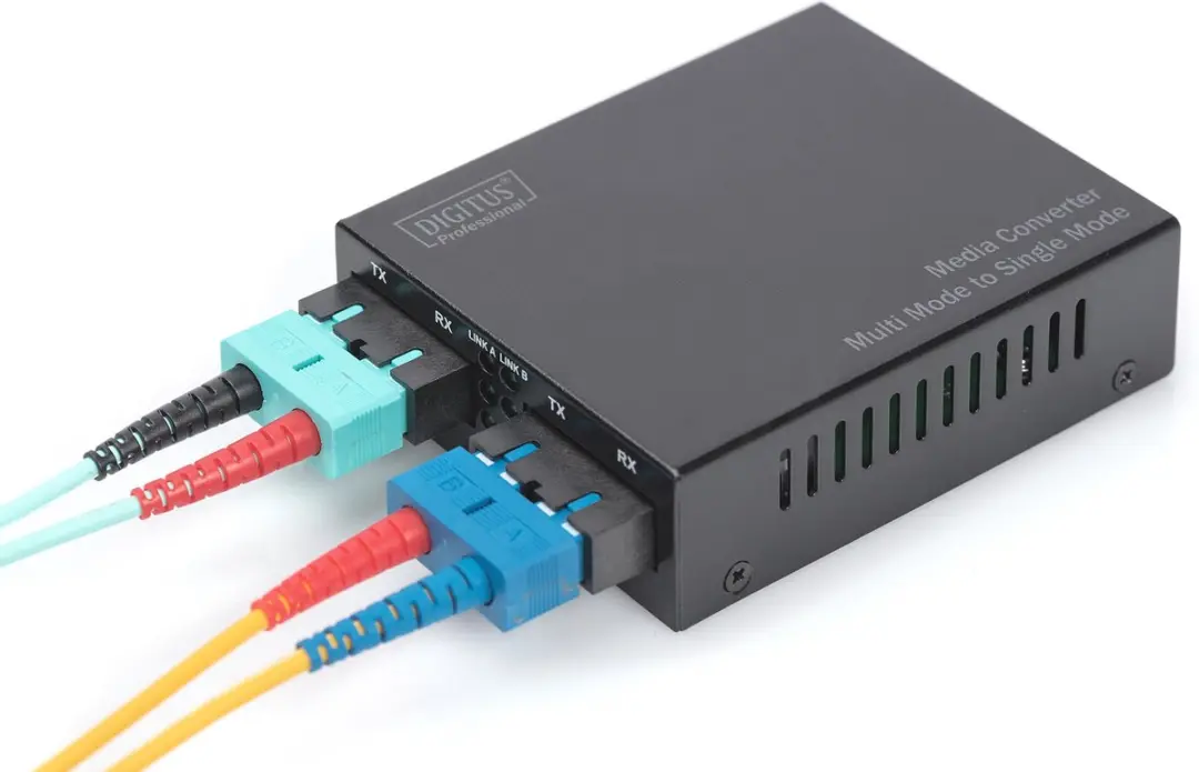 Digitus DN-82024 Media Converter SC/SC - Zwart