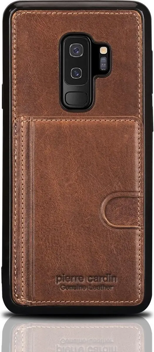 Bruin hoesje van Pierre Cardin