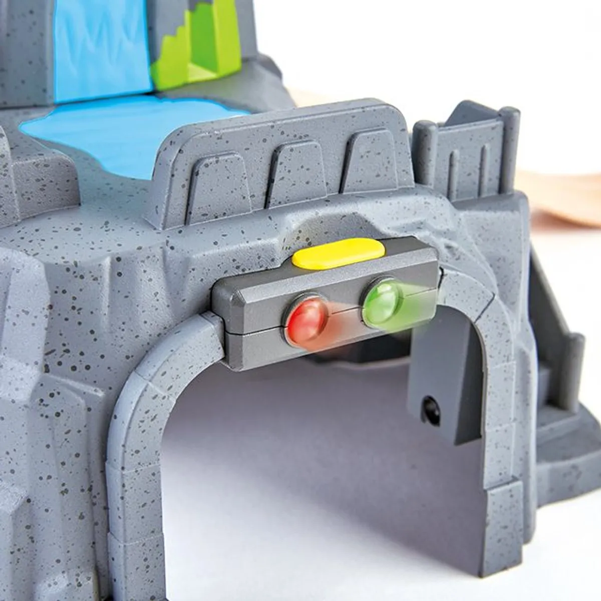 Hape Bergtunnelset E3739 - Licht en Geluid - 4-delig - Veelkleurig - afbeelding 6 van 6