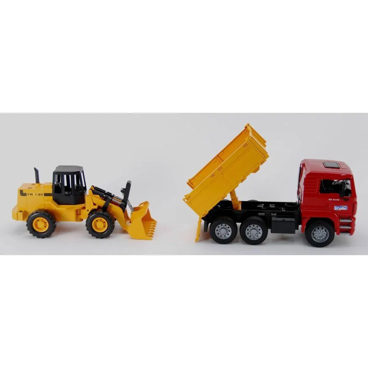 Bruder Vrachtwagen en Bulldozer 411093 - Geel