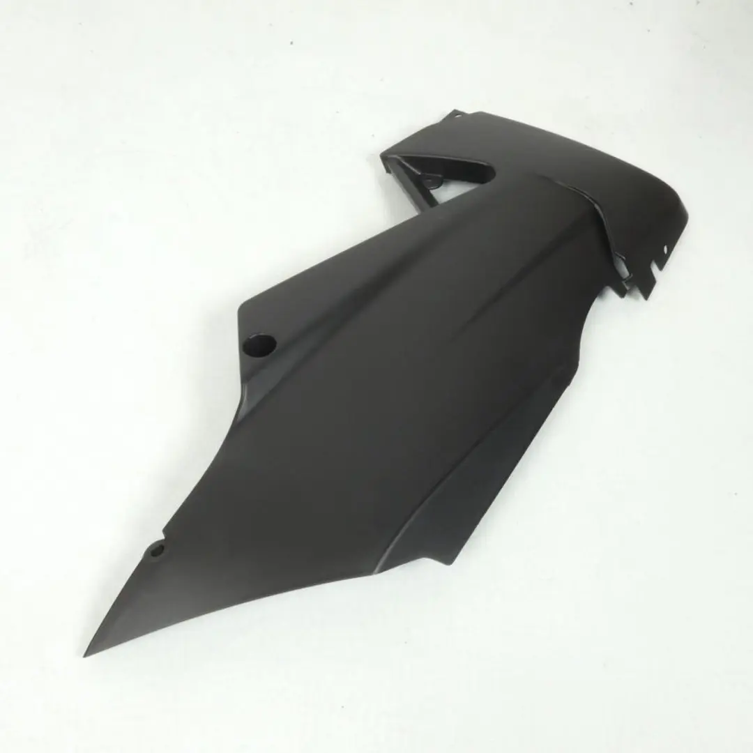 Sabot bas caisse droit pour moto Aprilia 125 RS 89768800XN3 897688 Noir Neuf
