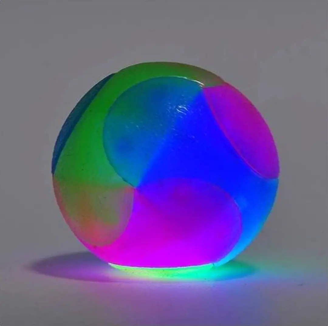 Nobleza Hondenbal met LED Verlichting M - 5cm - Groen/Blauw/Roze