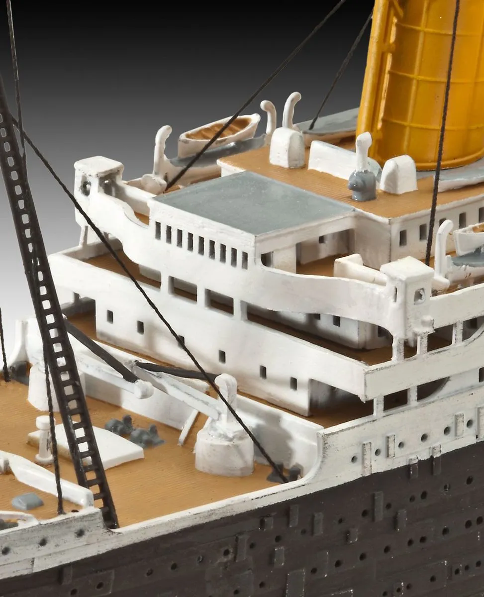 Revell RMS Titanic Modelbouwpakket 1:700 - 132 Onderdelen - Multi