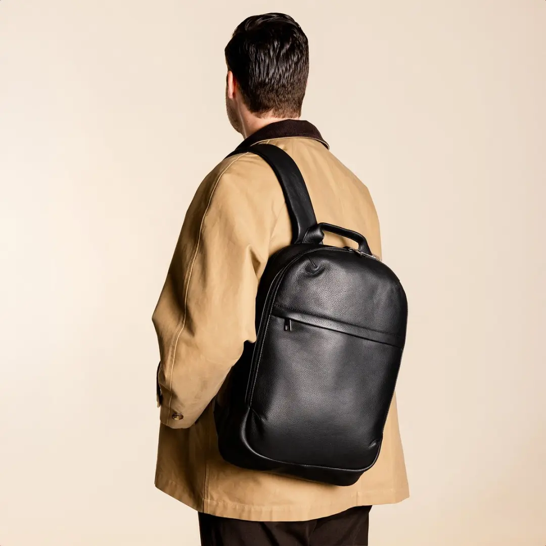 Accezz Leather Rugzak tot 16 inch - 15L - 4 Vakken - Zwart - afbeelding 6 van 6