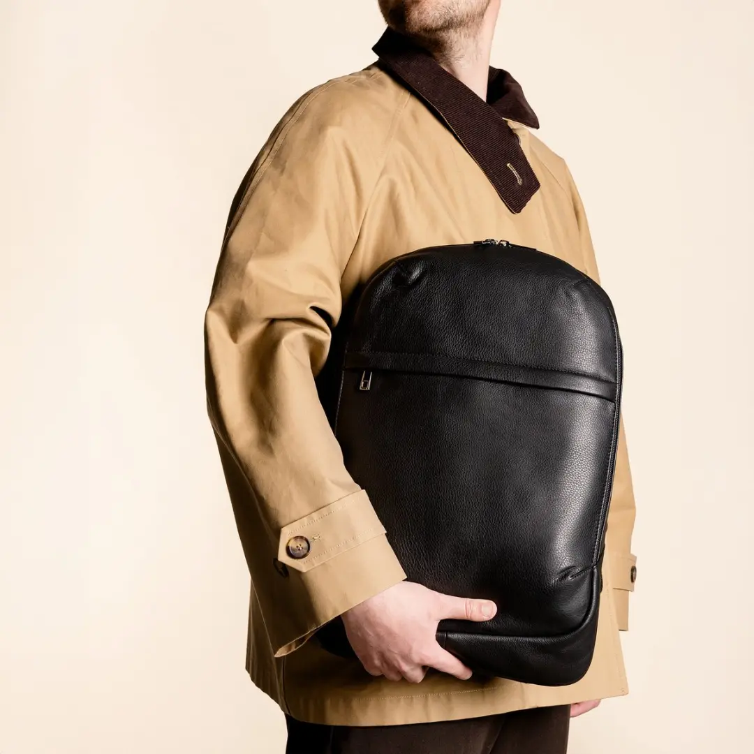 Accezz Leather Rugzak tot 16 inch - 15L - 4 Vakken - Zwart - afbeelding 2 van 6