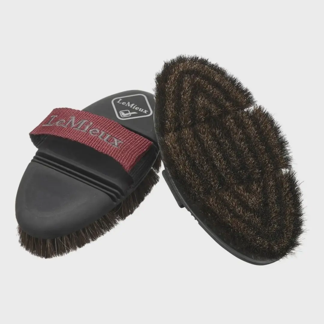 LeMieux Flexi Paardenhaar Body Brush Apricot