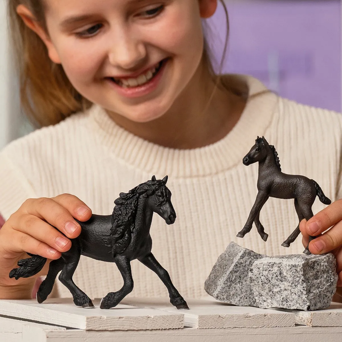 Schleich Fries Veulen 13977