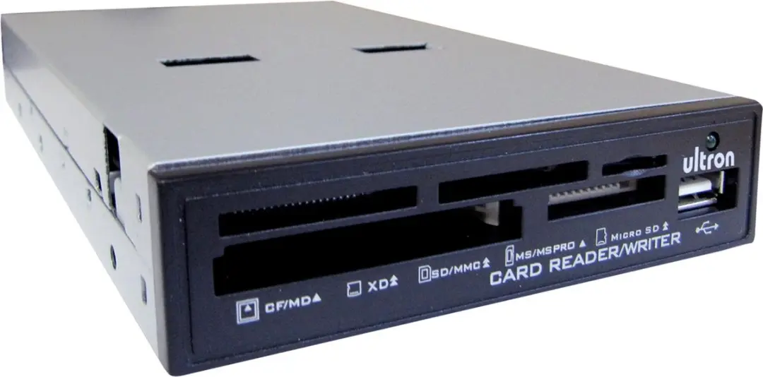 Ultron Reader UCR 75in1 + USB Port 3.5 geheugenkaartlezer Zwart