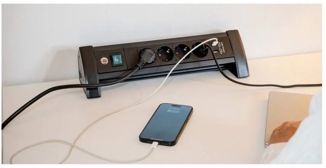 Brennenstuhl Premium Office-Line Stekkerdoos 4x USB - 3680W - 1,8m Kabel - Zwart