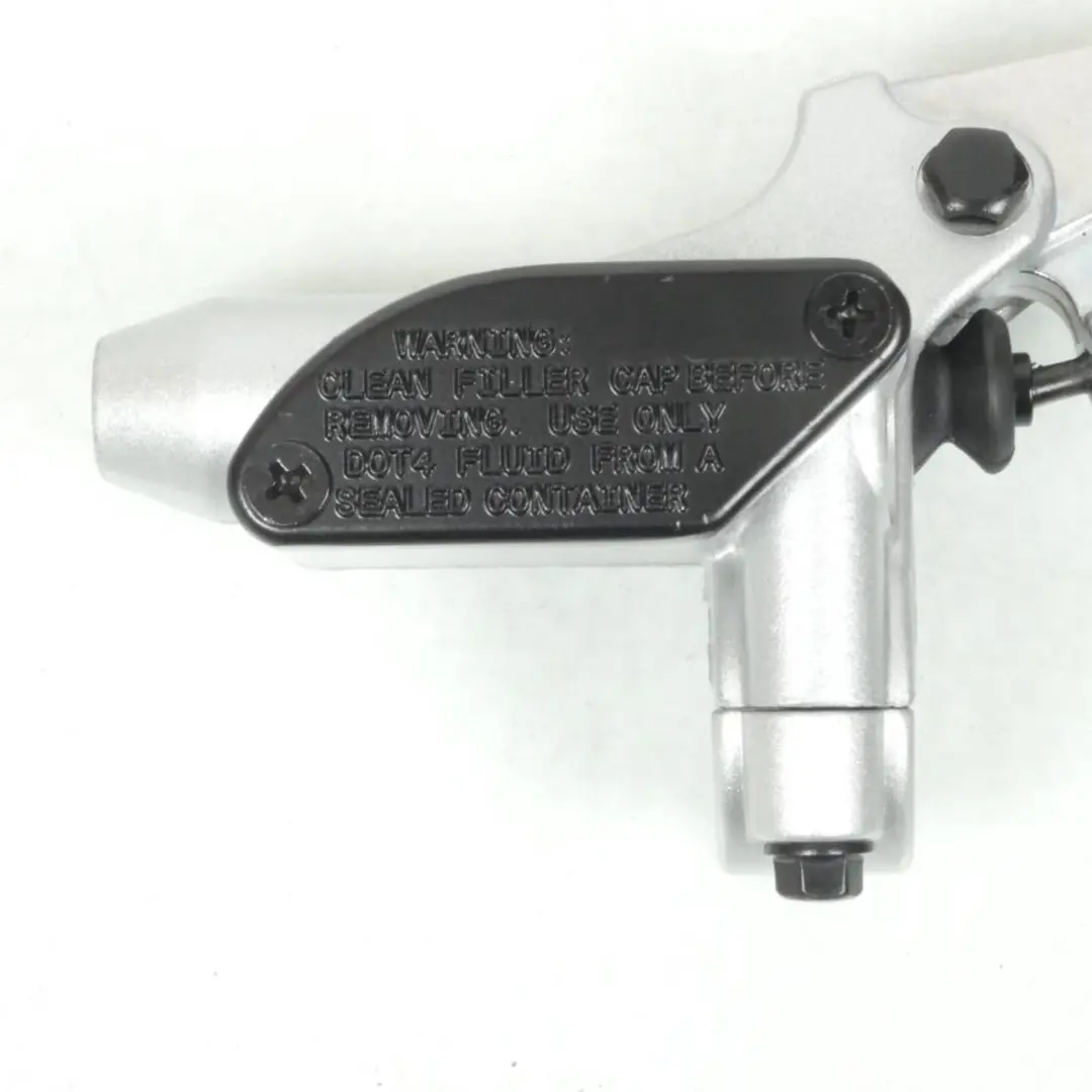 Maître cylindre frein AV pour moto Rieju 50 MRT EU5 V1 2021 0/000.820.0317 Neuf